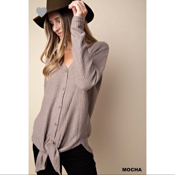 BOUTIQUE CLOSING MAKE AN OFFER - Picture 4 of 5